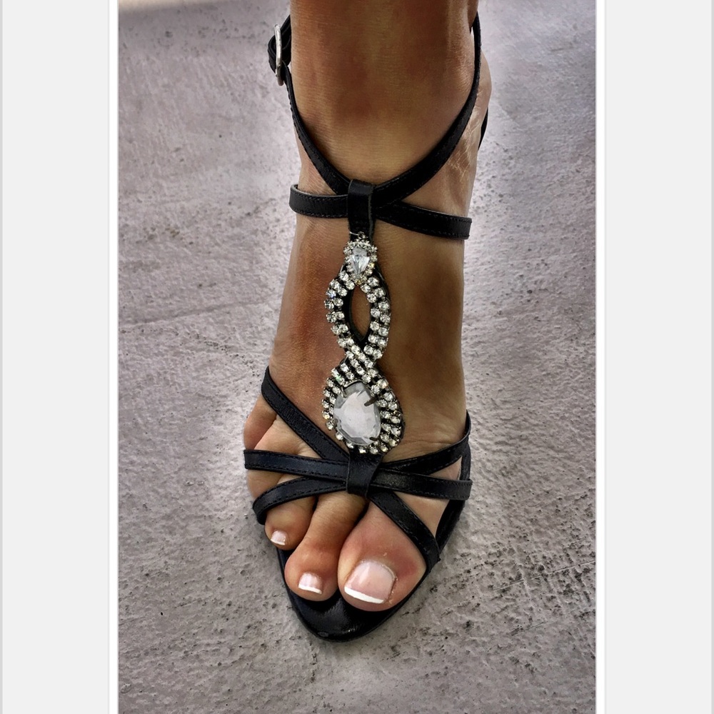 Black sandals sandals size 5.5